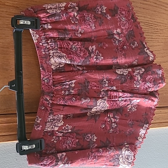 Rust Flower Pattern Shorts - Picture 2 of 5